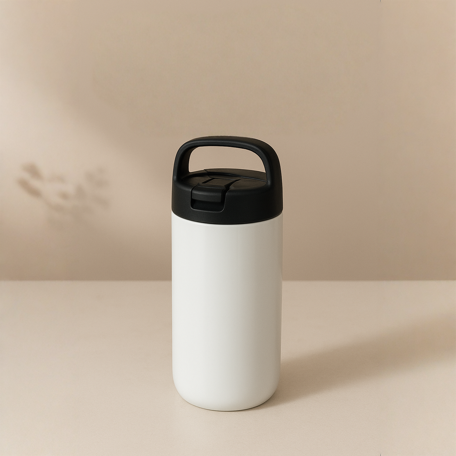 Customizable Travel Mug with Handle Lid – 20oz